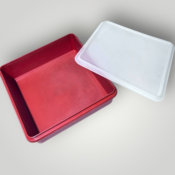 **Vintage Tupperware Square Container with Lid - Picture 13 of 13